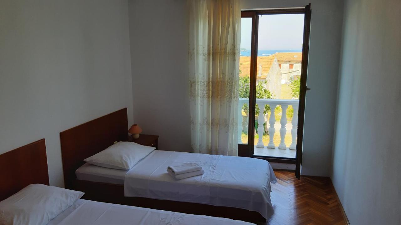 Apartmani Ždrelac エクステリア 写真